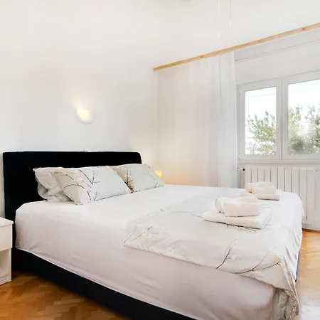 Apartment With Parking Space Kastel Stari, - 24752 Kaštela