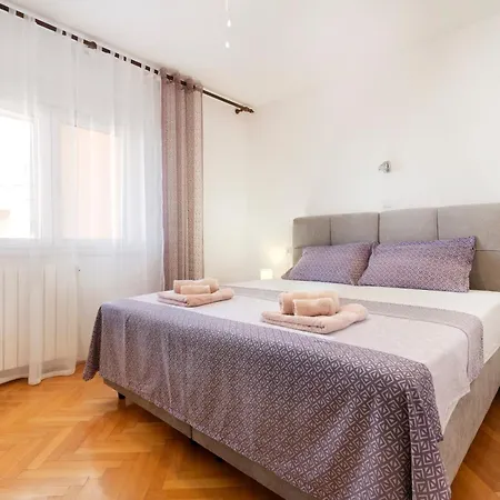 Apartment With Parking Space Kastel Stari, - 24752